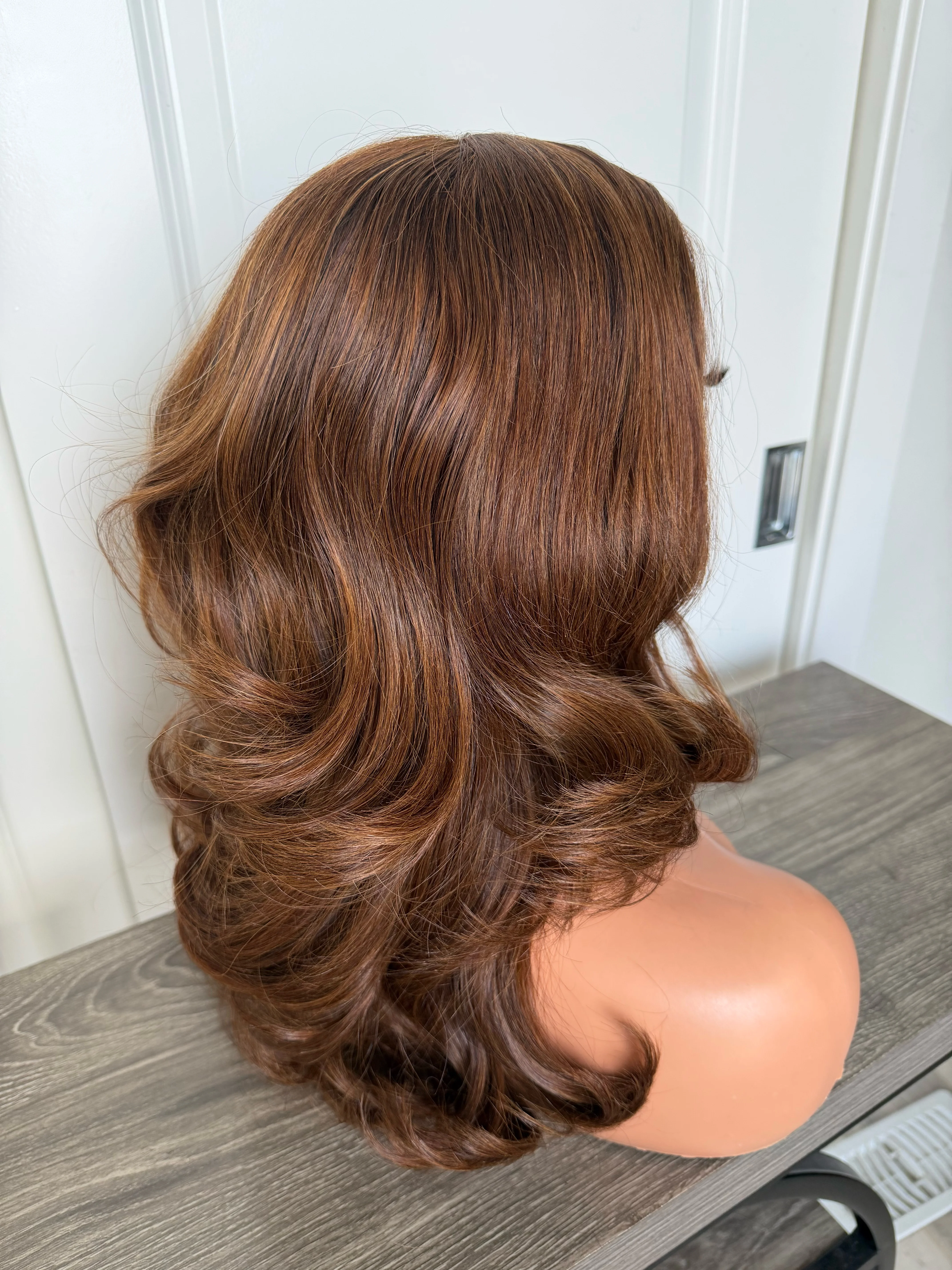 Donor  quality brown wavy wig