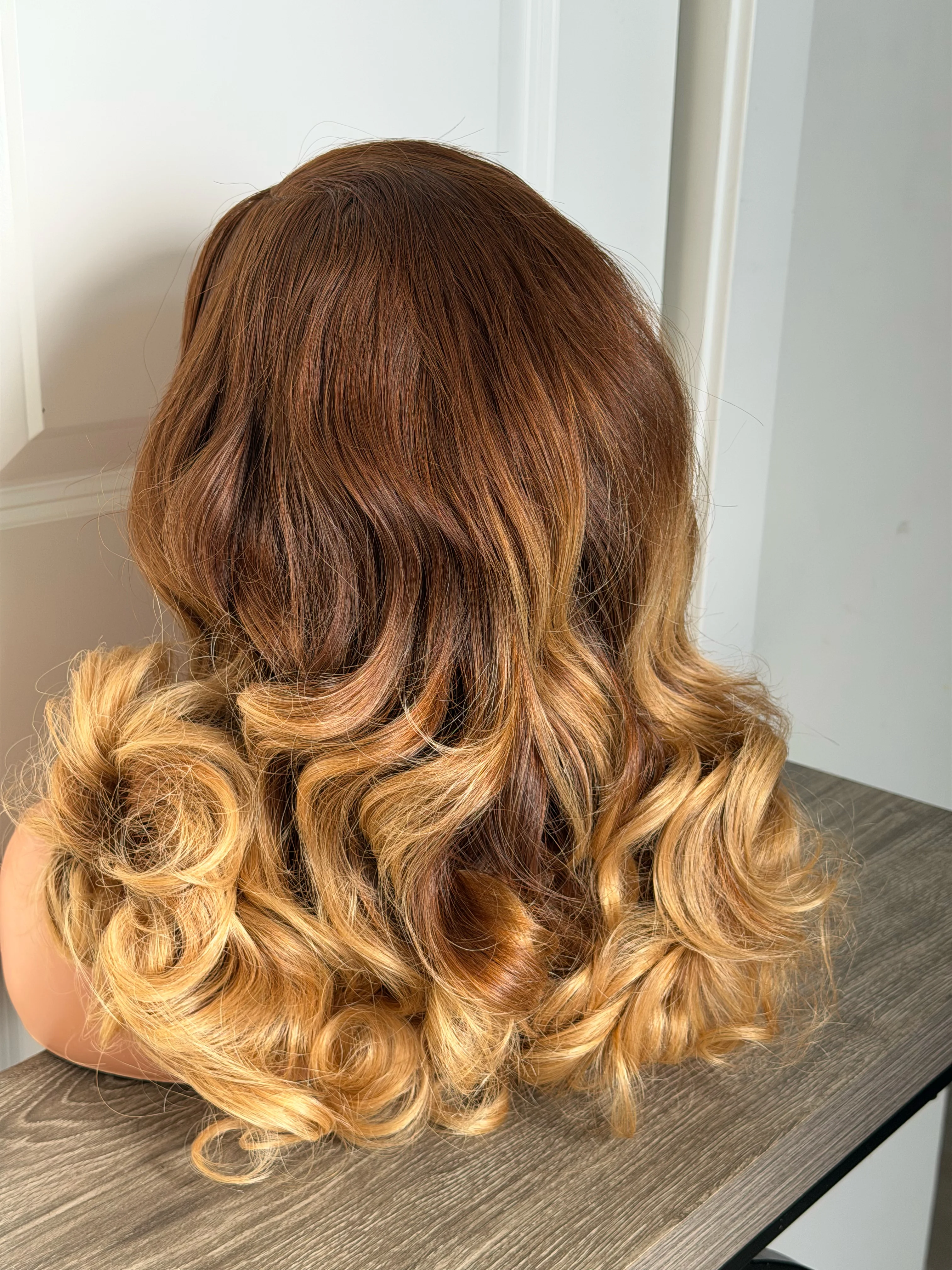 Donor  quality ombré Gold two tone Wavy wig