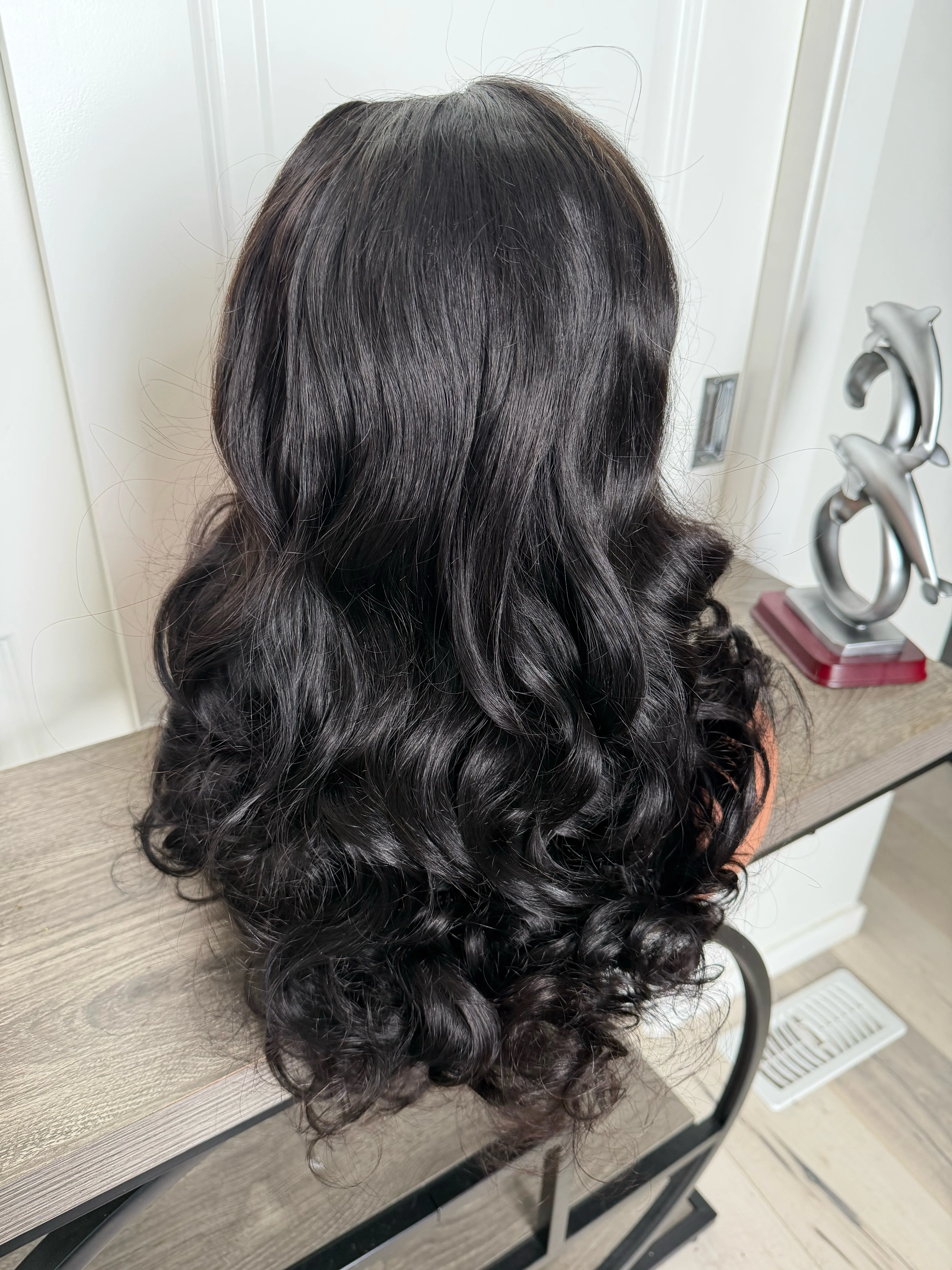 Raw  quality natural color wavy wig second image