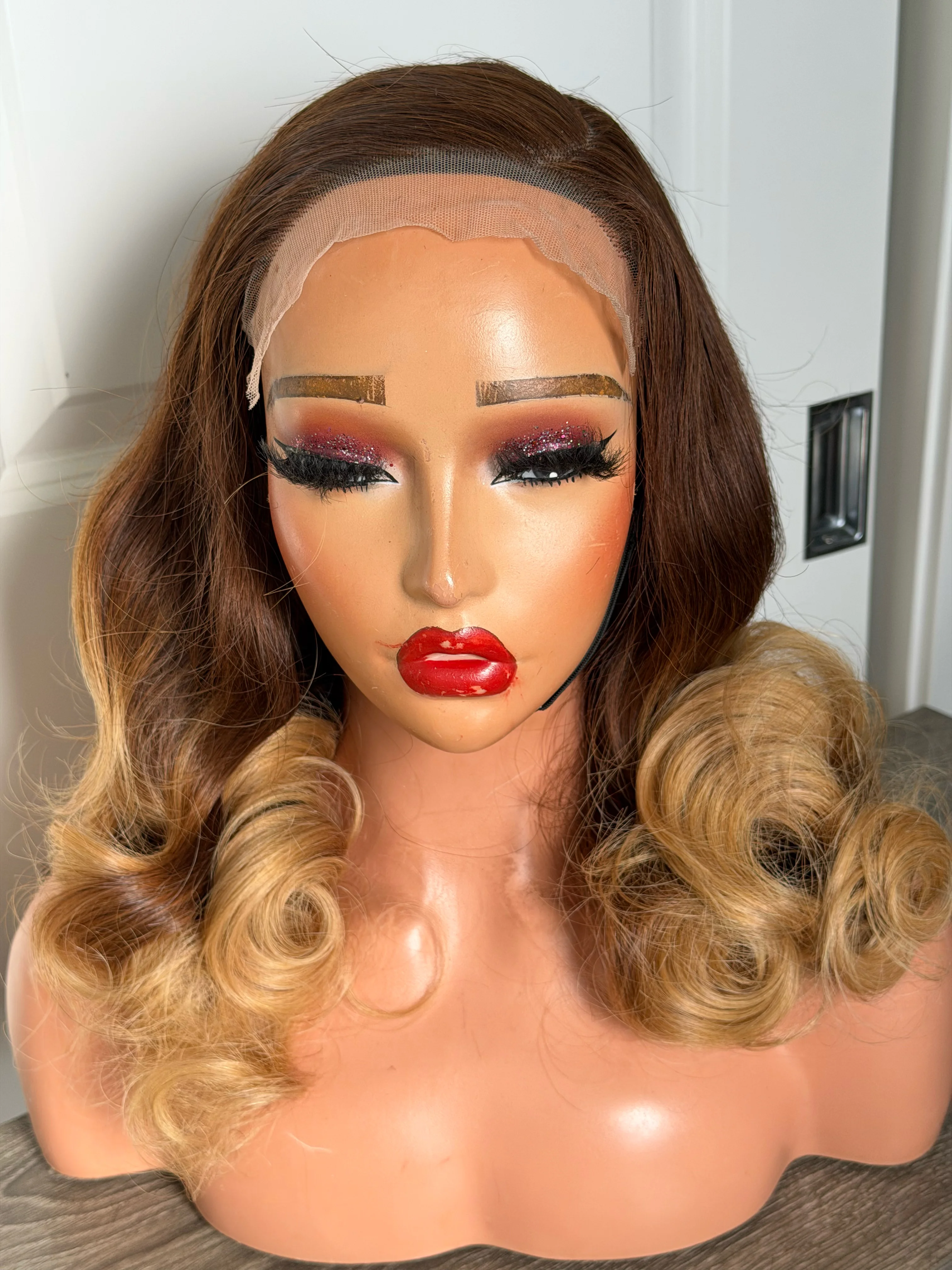 Donor  quality ombré Gold two tone Wavy wig